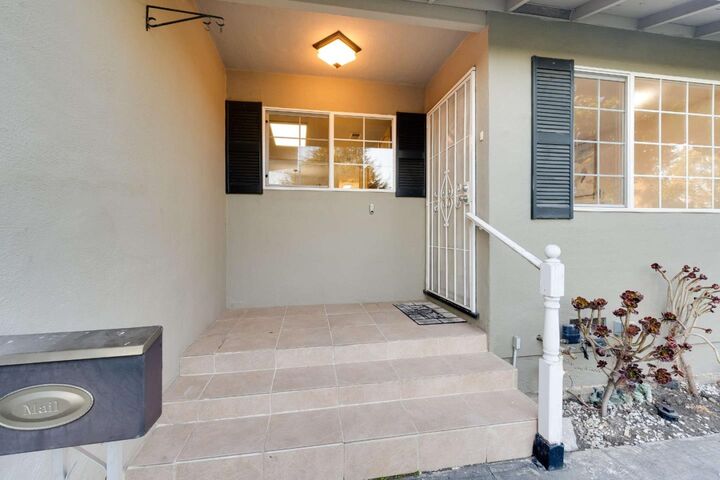 Property Photo:  963 Beech Street  CA 94303 