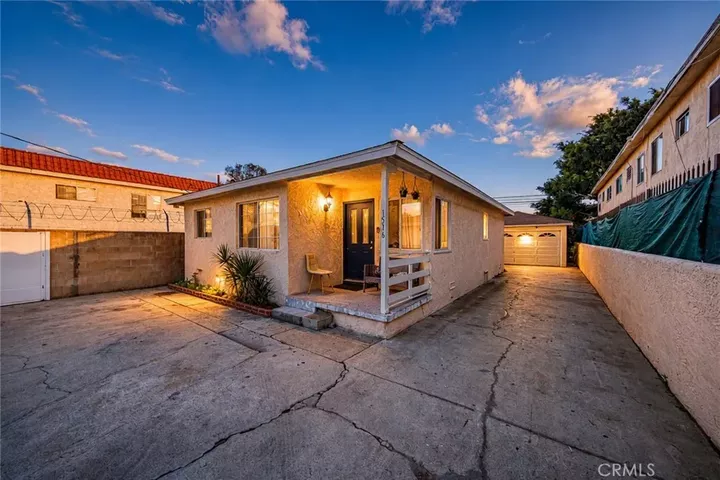 Property Photo: 1516 W 226th CA 90501
