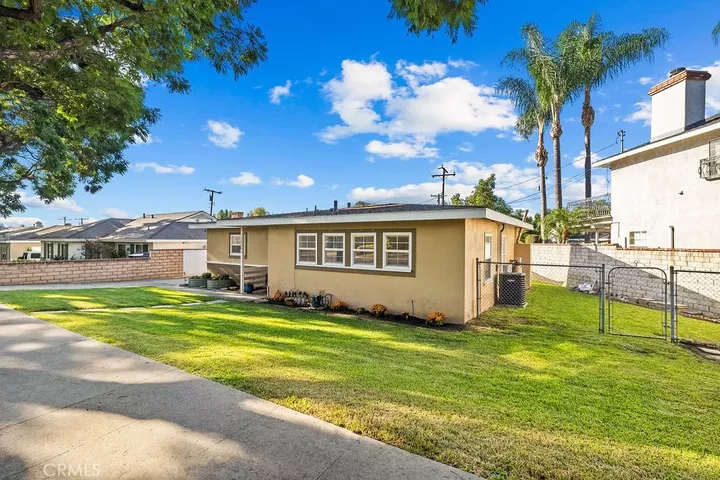 Property Photo:  13828 La Cuarta Street  CA 90602 