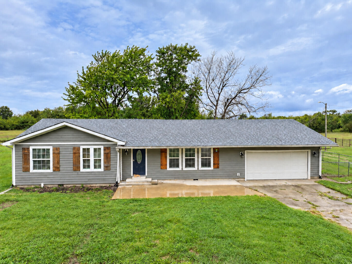 Property Photo:  6801 County Road 120  MO 64836 