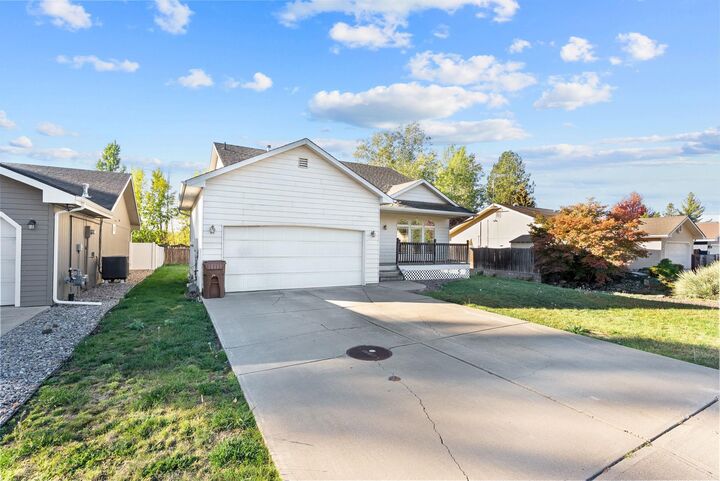 Property Photo:  3512 E 50th Ave  WA 99223 