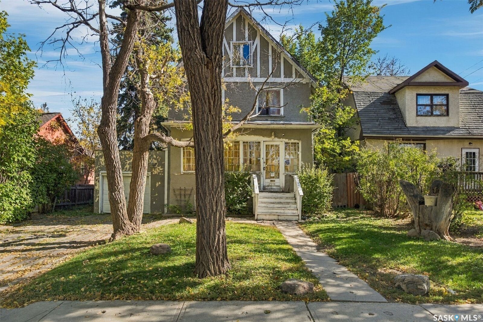 Property Photo:  1371 Princess Street  SK S4T 3Y9 