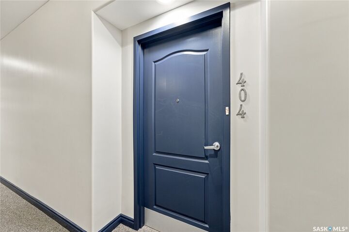 Property Photo: 227 Pinehouse Drive 404 SK S7K 6N9