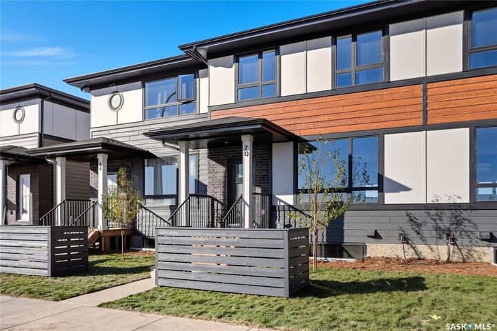 Property Photo:  22 Taskamanwa Terrace  SK S7V 1Z7 