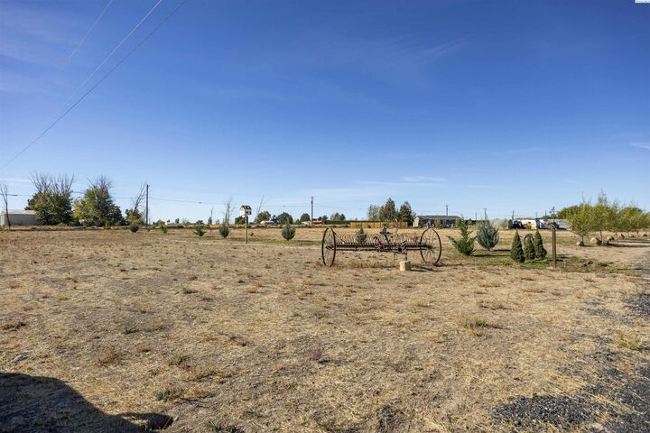 Property Photo: 7814 NE Road D.7 WA 98837