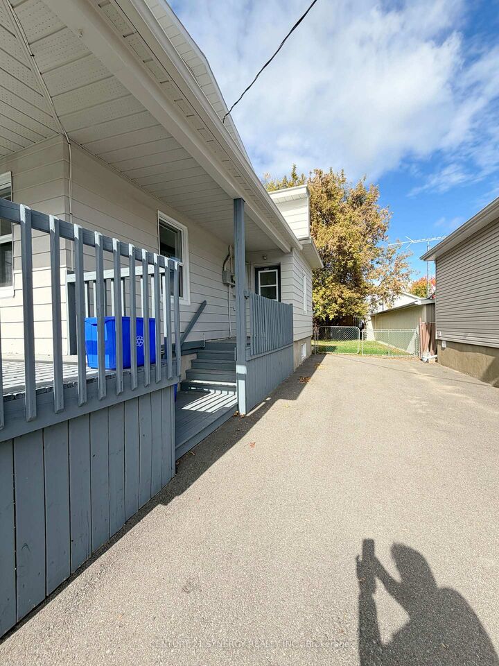 Photo de la propriété:  346 Rue Telegraph Road A  ON K0B 1A0 