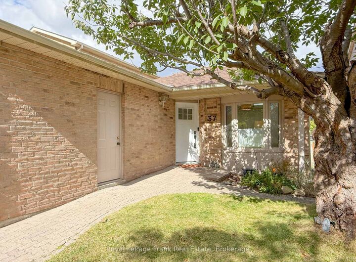 Property Photo:  37 Angus Drive  ON L1S 5C4 