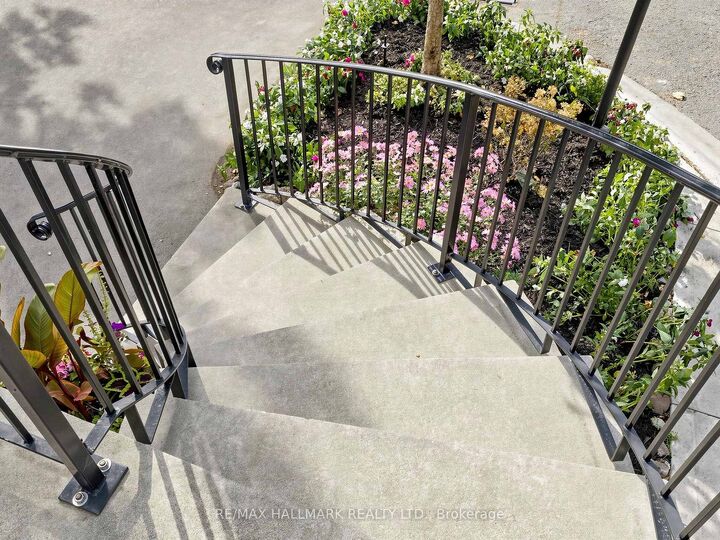 Property Photo:  282 Royal Orchard Boulevard 13  ON L3T 3E7 