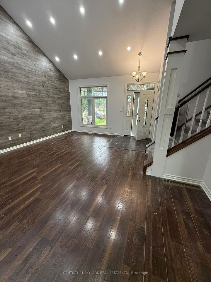 Property Photo: 19 Kensington Court ON N5R 0A3