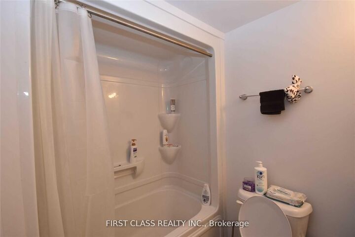 Property Photo: 1760 Simcoe Street N 86-2 ON L1G 4X9
