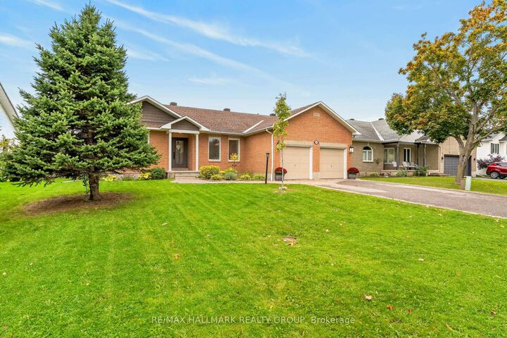 Property Photo:  101 Queen Charlotte Street  ON K0A 2Z0 