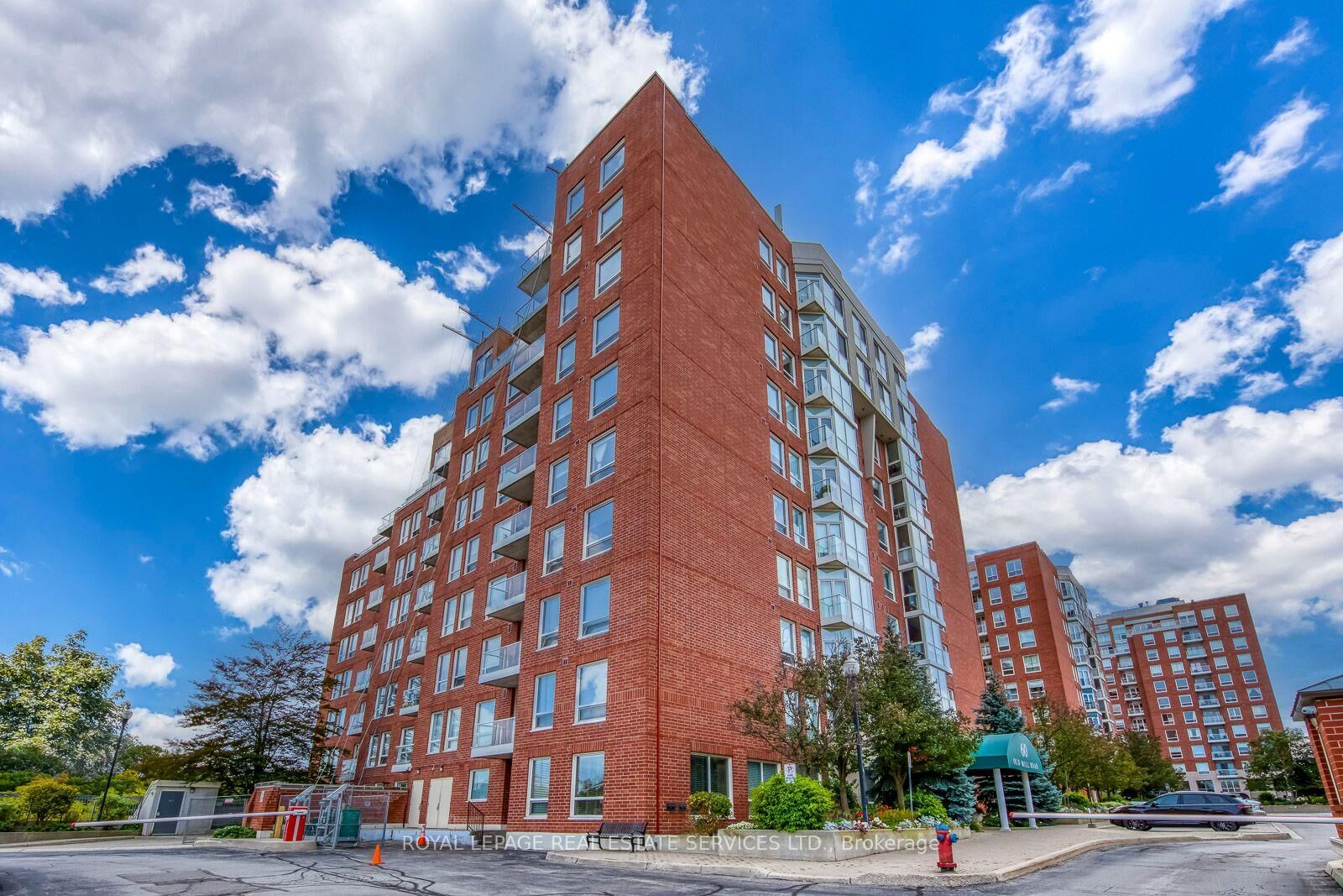 Property Photo:  60 Old Mill Road Uph5  ON L6J 7V9 