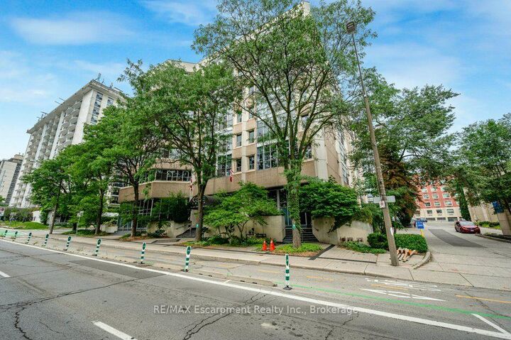 Property Photo:  66 Bay Street S 107  ON L8P 4Z6 