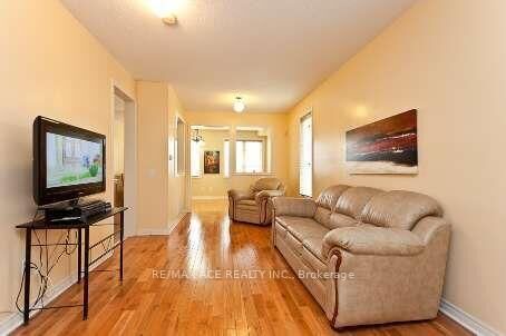Property Photo:  74 Mourning Dove Crescent  ON M1B 6A8 