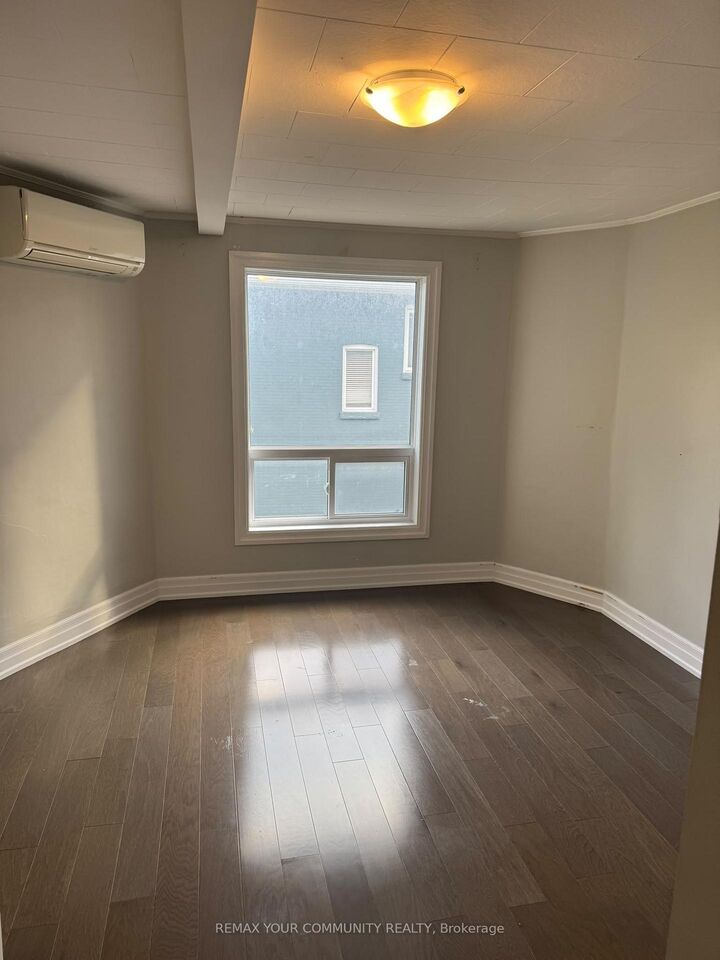 Property Photo:  66 Prospect Street Unit 2  ON L3Y 3S9 