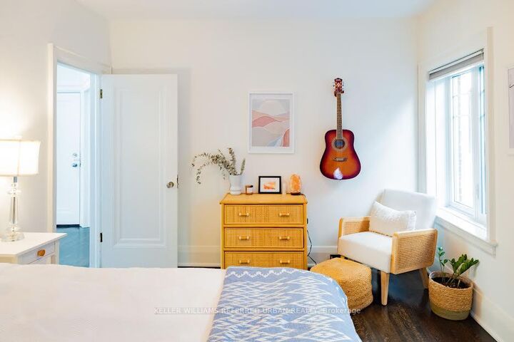 Property Photo:  199 Parkside Drive Main  ON M6R 2Z2 