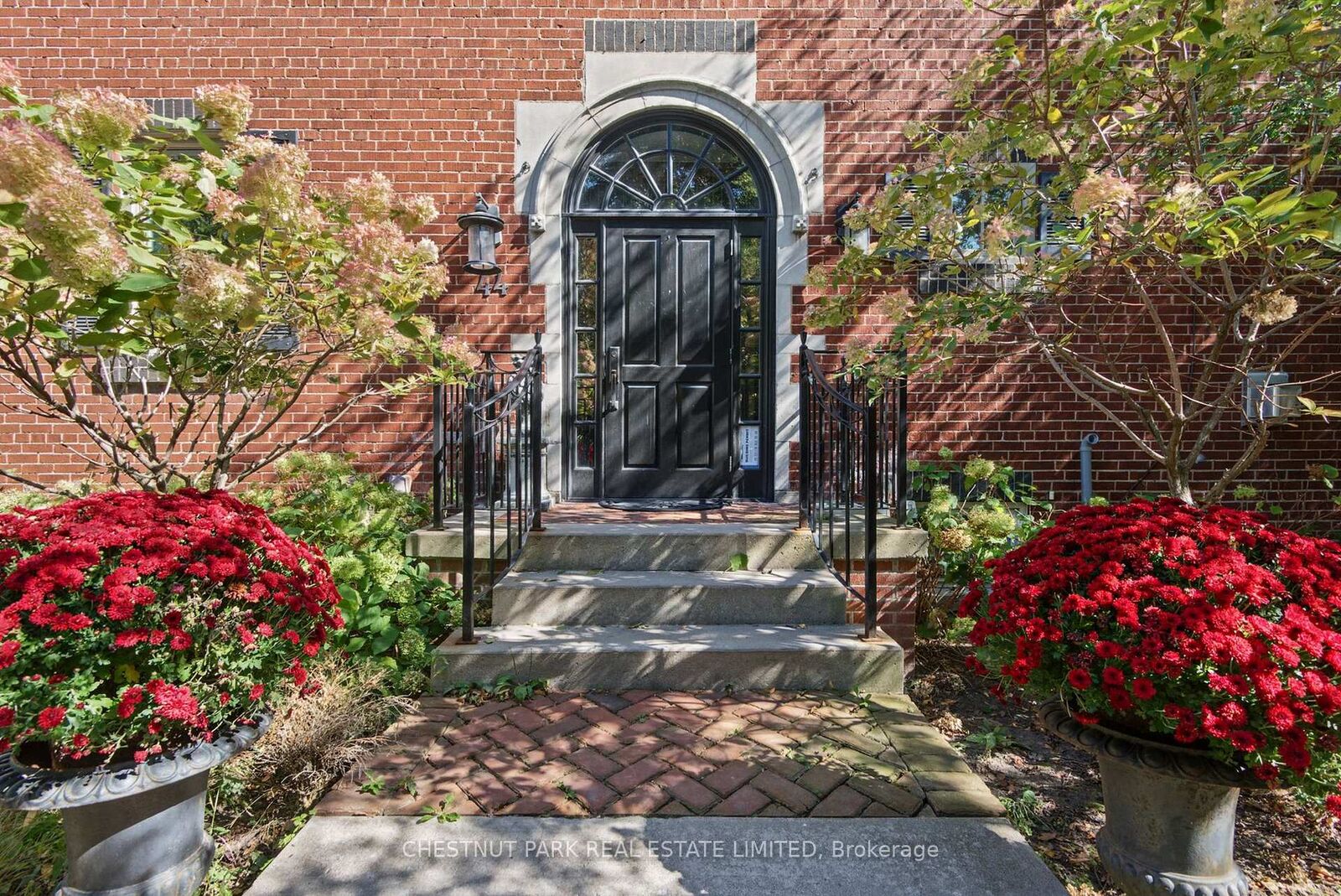 Property Photo:  44 Glen Echo Road Upper  ON M4N 3E3 