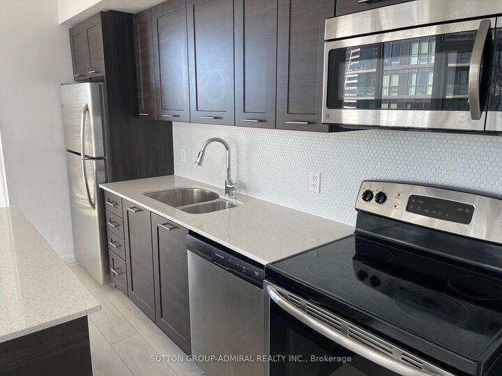 Photo de la propriété:  2212 Lake Shore Boulevard W 1801  ON M8V 0C2 