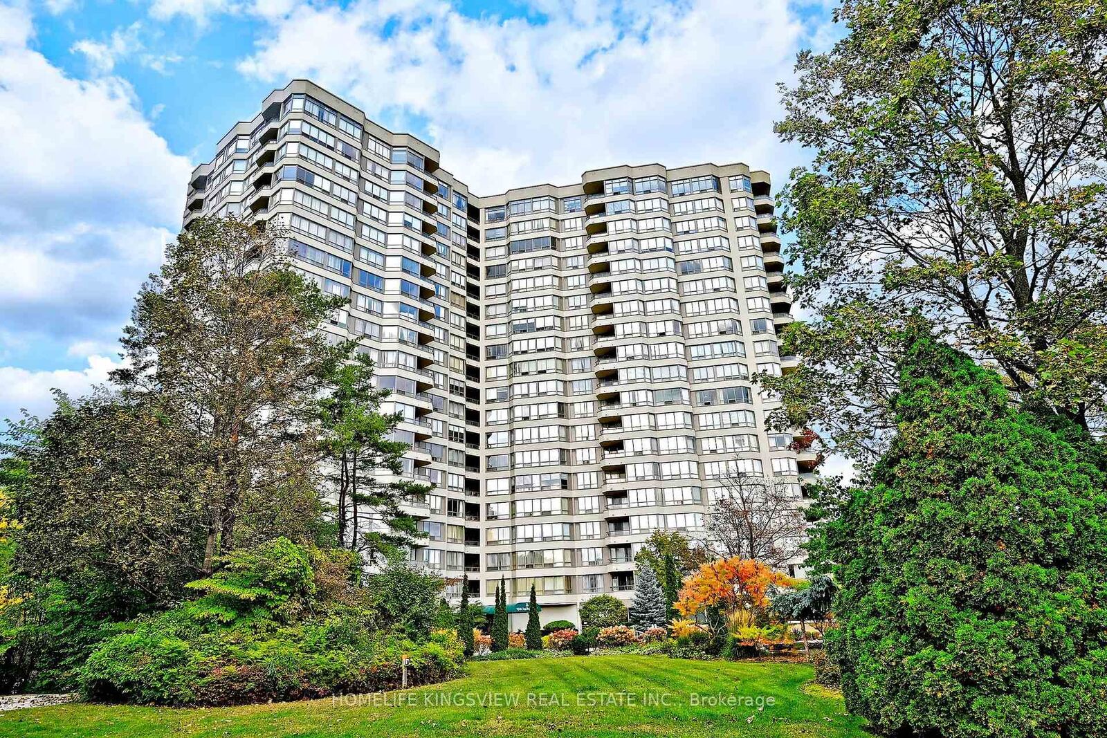 Property Photo: 175 Bamburgh Circle 601 ON M2W 3X8