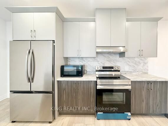 Property Photo:  7406 Majestic Trail Main Floor  ON L2H 3V8 