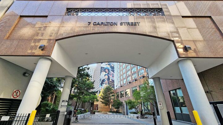 Property Photo: 7 Carlton Street 1702 ON M5B 2M3