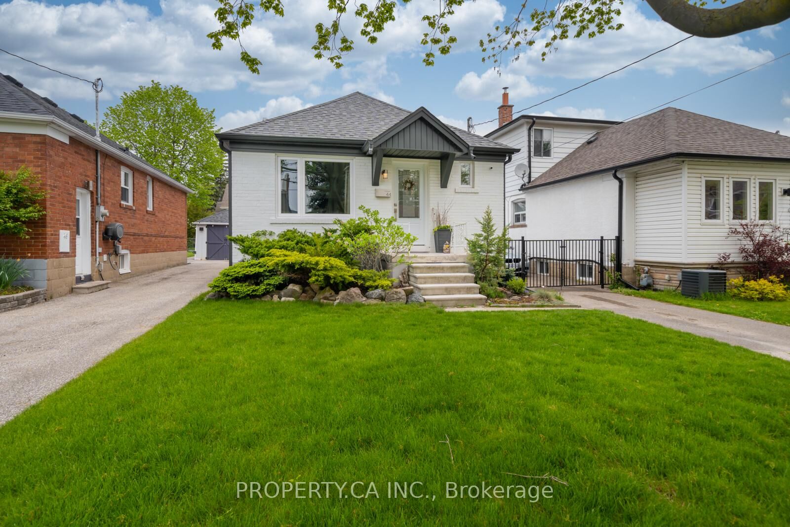 Property Photo:  44 Daniels Street  ON M8Y 1M1 