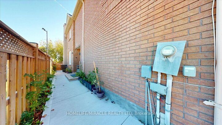 Property Photo:  5026 Moulin Rouge Crescent Bsmnt  ON L5V 1R6 