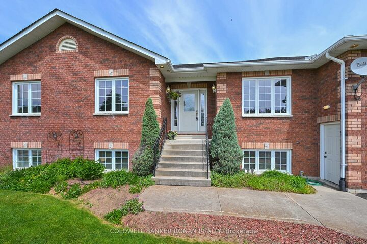 Property Photo:  28 Fisher Drive  ON L0M 1J0 