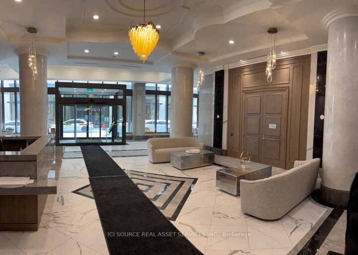 Property Photo:  30 Elm Drive W 2706  ON M2J 0A8 
