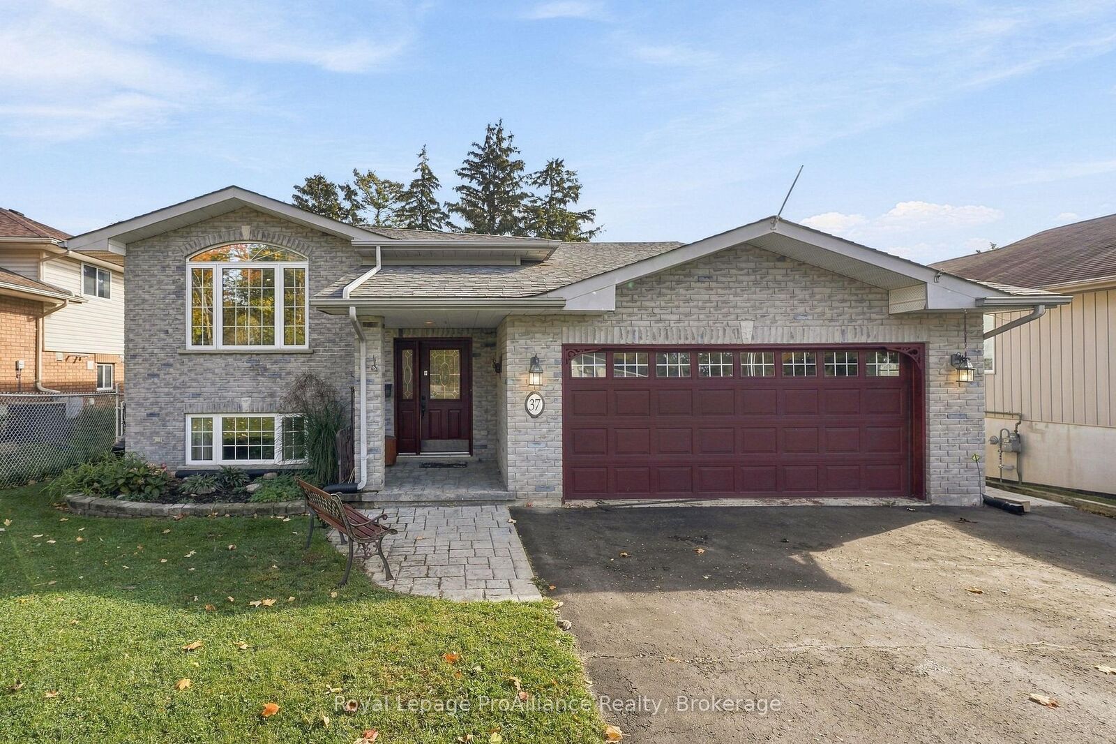 Property Photo:  37 Reid Street  ON K8V 5V8 