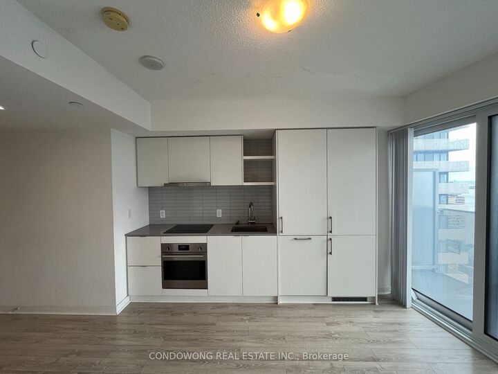 Property Photo: 100 Harbour Street 4108 ON M5J 0B5