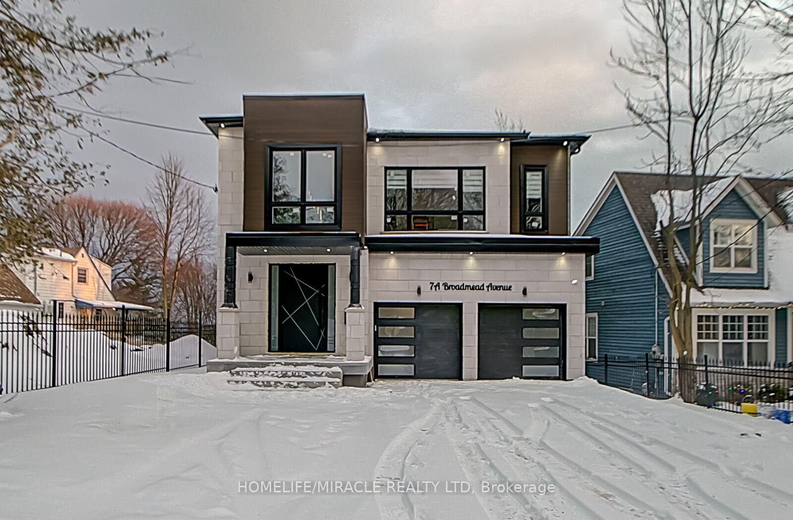 Property Photo:  7A Broadmead Avenue  ON M1M 1C3 