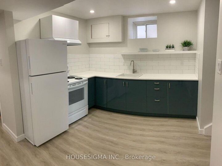 Property Photo:  529 Runnymede Road  ON M6S 2Z8 