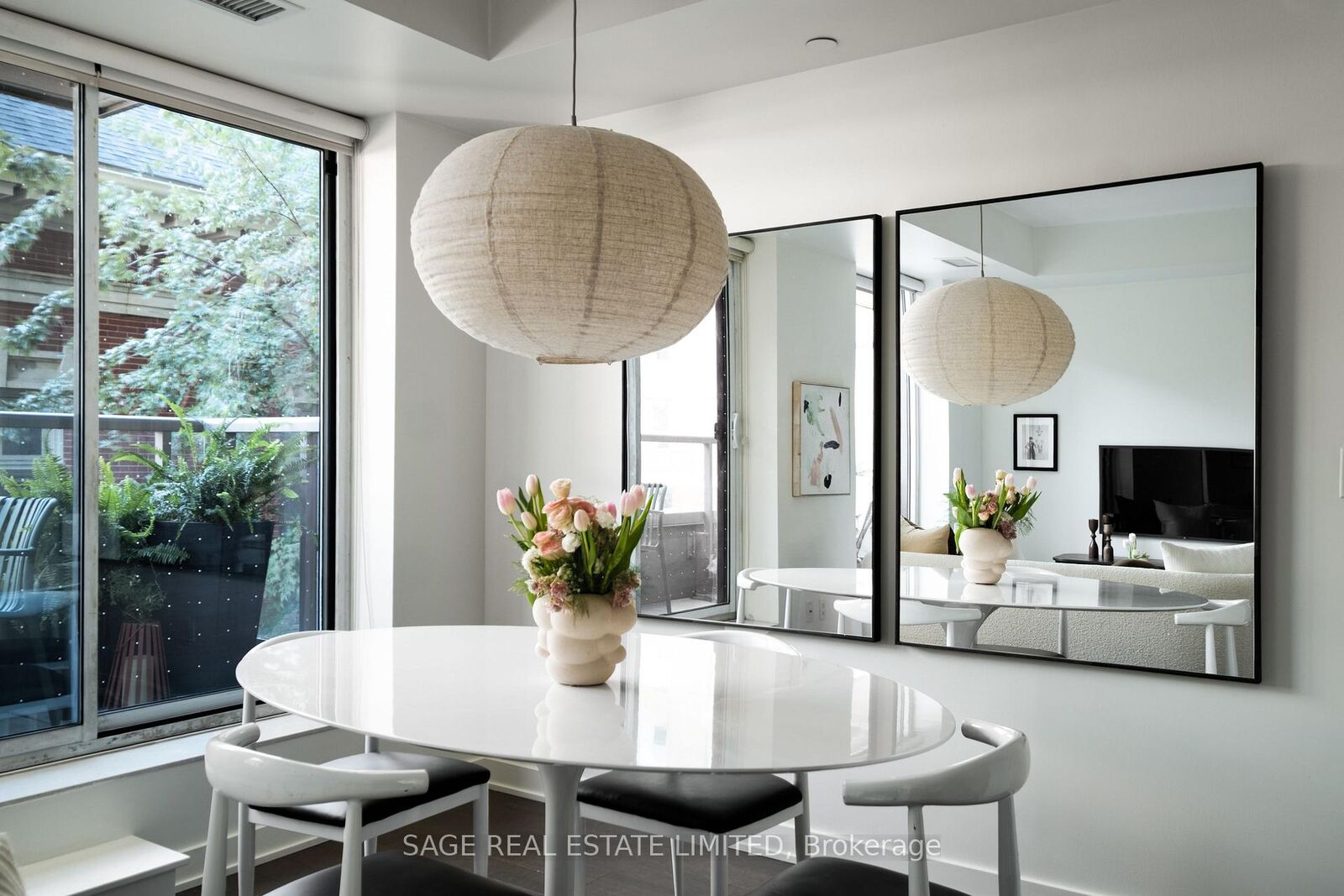 Property Photo:  106 Dovercourt Road 204  ON M6J 0G4 