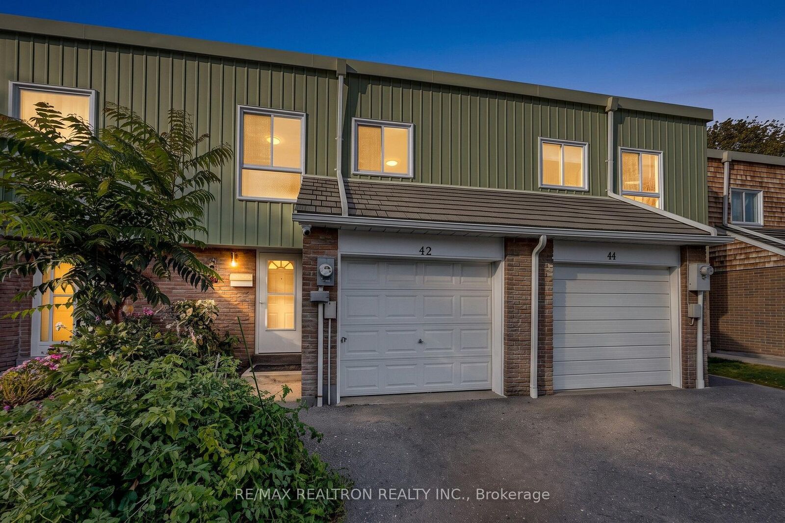 Property Photo:  42 Pepper Vine Way  ON M2J 4J8 
