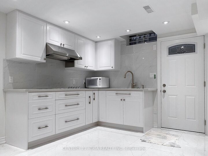Property Photo:  40 Alanbull Square Lower  ON M1V 4M1 
