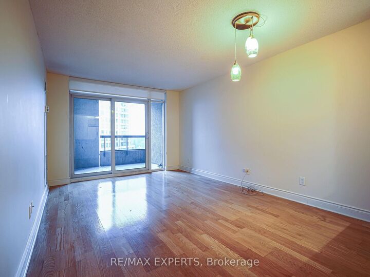 Property Photo:  15 Northtown Way 523  ON M2N 7A2 