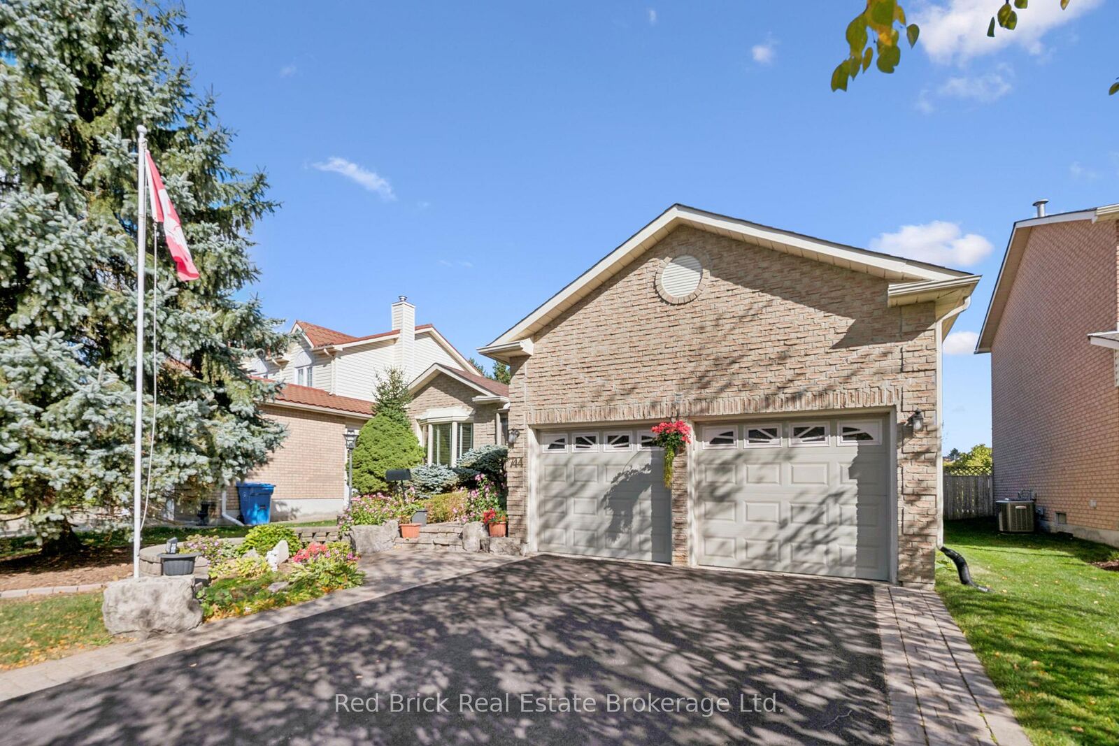 Property Photo:  744 Woodhill Drive  ON N1M 3N2 