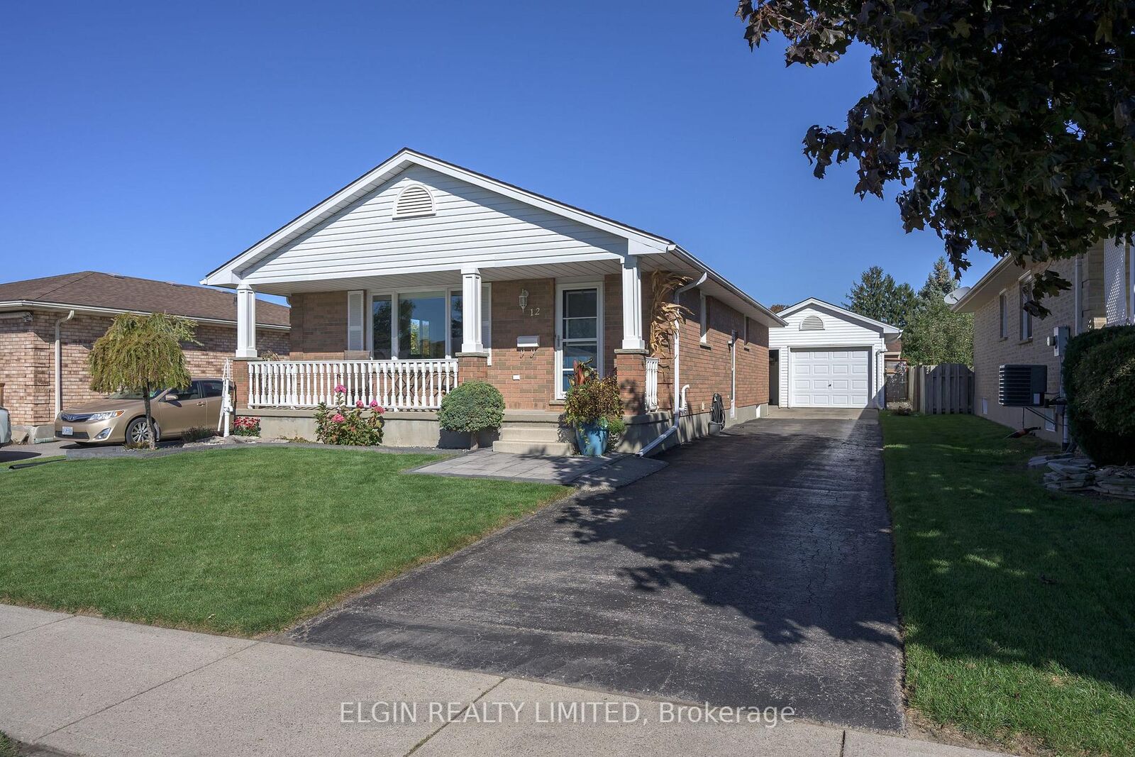 Property Photo:  12 Rickwood Place  ON N5R 5Z3 
