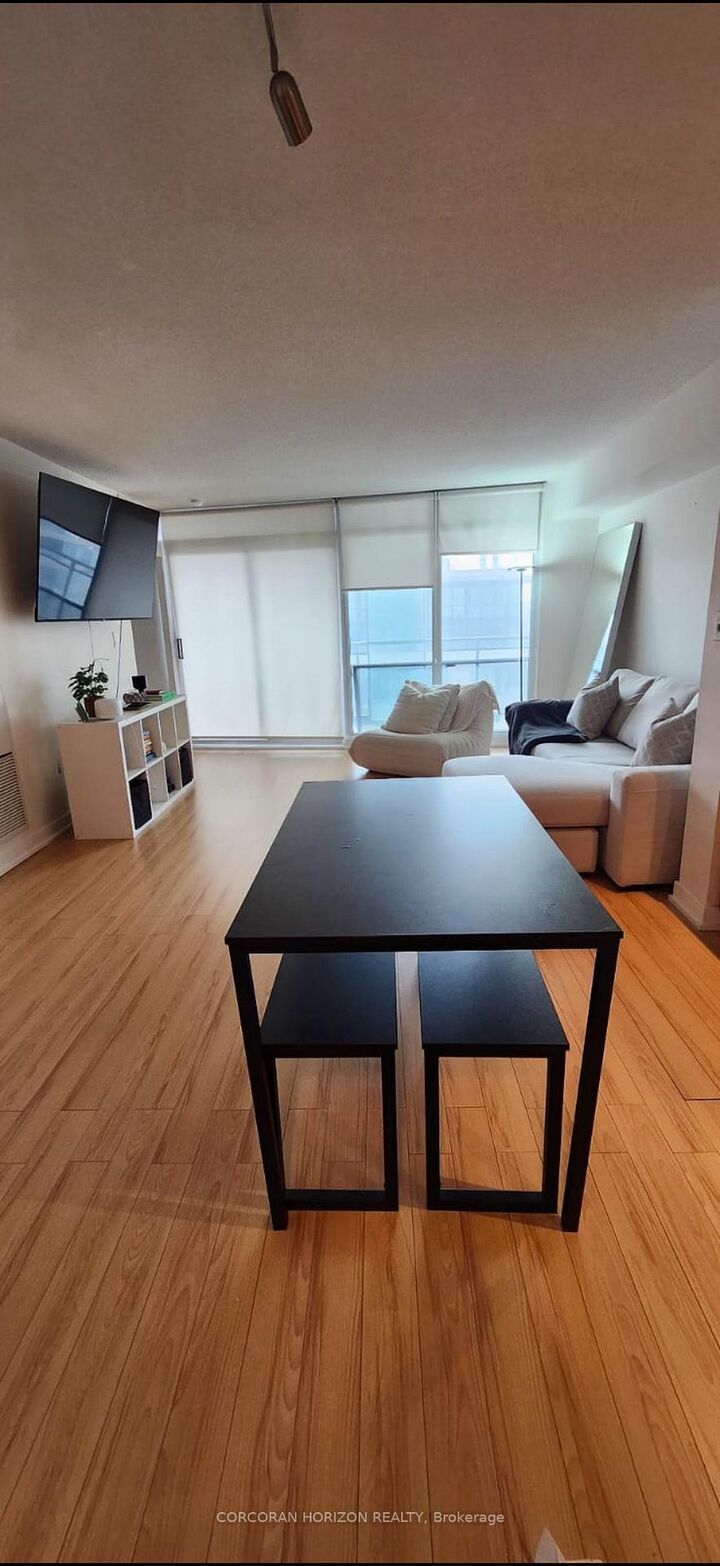 Property Photo:  25 Capreol Court 910  ON M5V 3Z7 