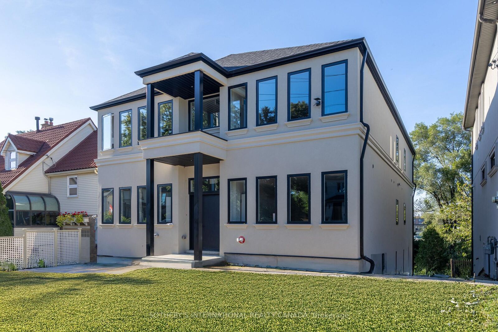 Property Photo:  60 Cannon Road 5  ON M8Y 1S1 