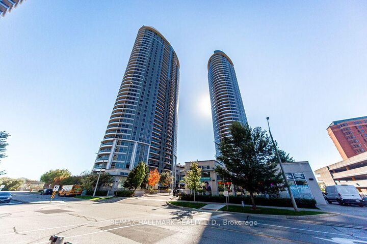 Property Photo:  125 Village Green Square 2709  ON M1S 0G3 