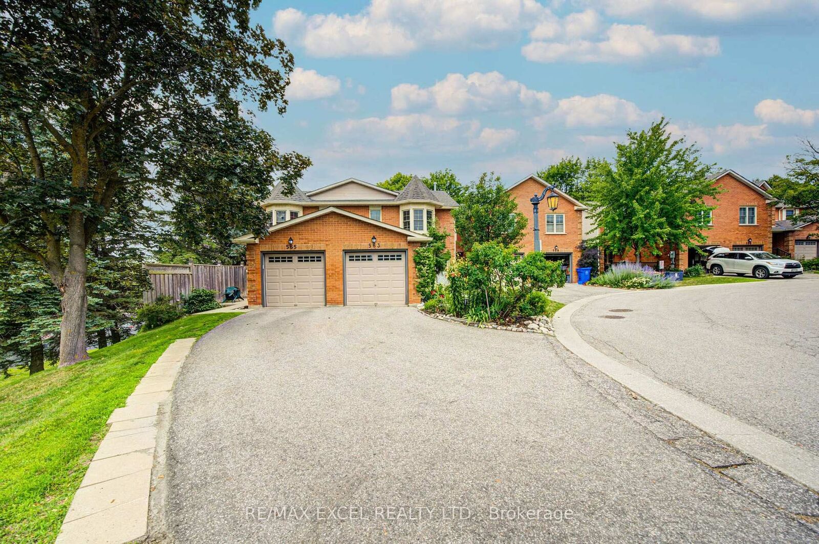 Property Photo:  563 Tara Hill Circle  ON L4G 6G9 