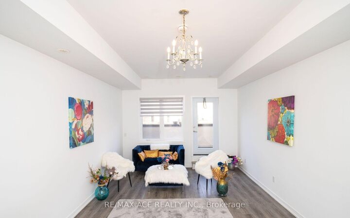 Property Photo:  3686 St Clair Avenue E 105  ON M1M 0E4 