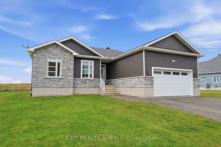 Property Photo:  122 Pendleton Street  ON K0B 1R0 