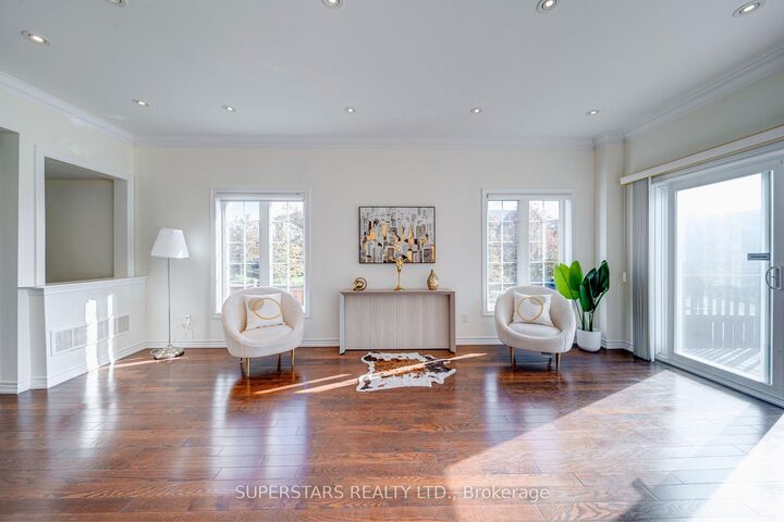 Property Photo:  25 Alvarado Avenue  ON L4S 0C7 