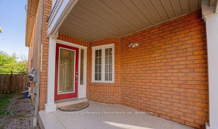 Property Photo:  670 Macbeth Heights  ON L5W 1E5 