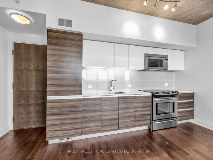 Property Photo:  1190 Dundas Street E 1114  ON M4M 1S3 