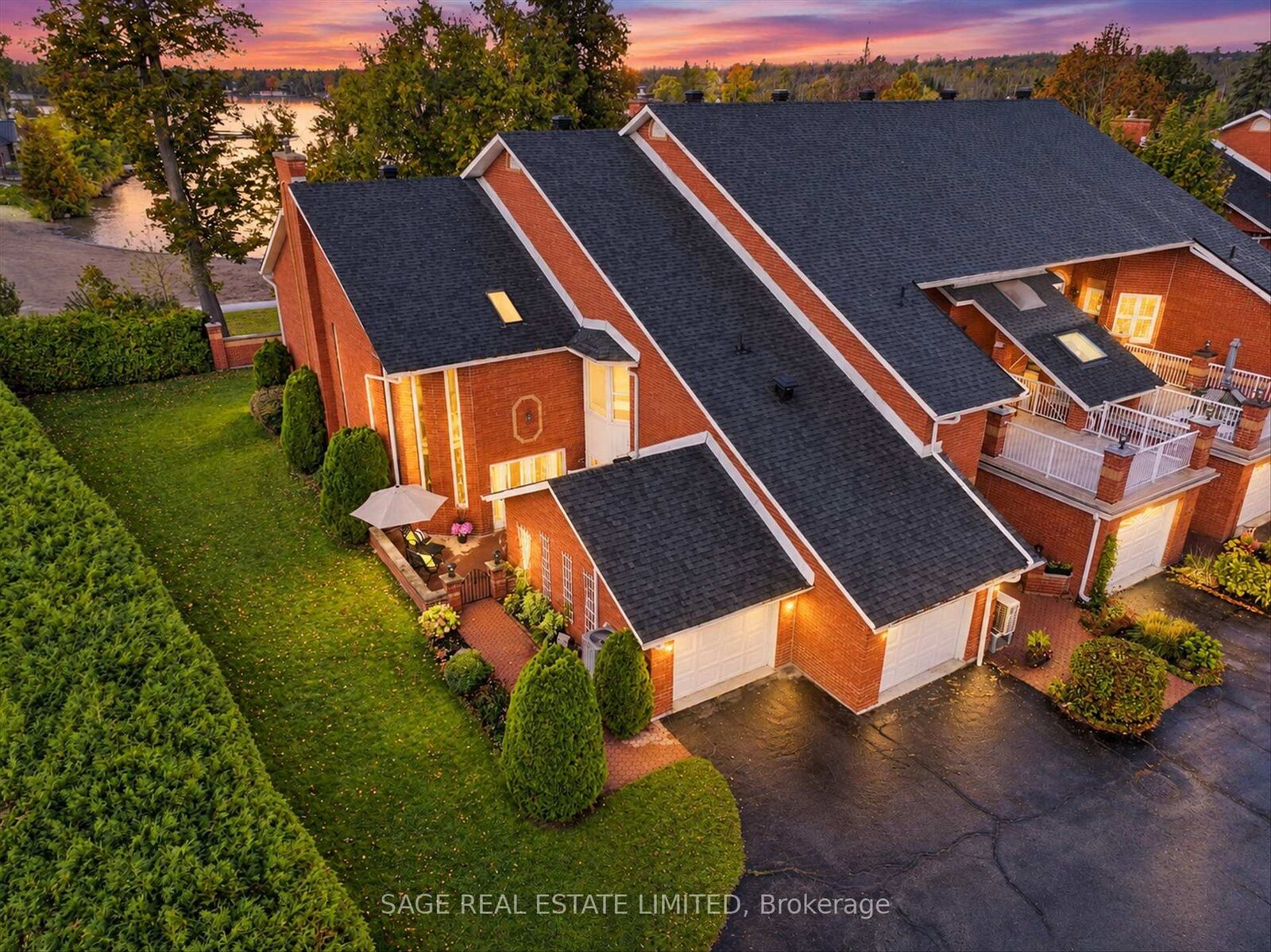 Property Photo:  1 Sherwood Street 401  ON K0M 1A0 
