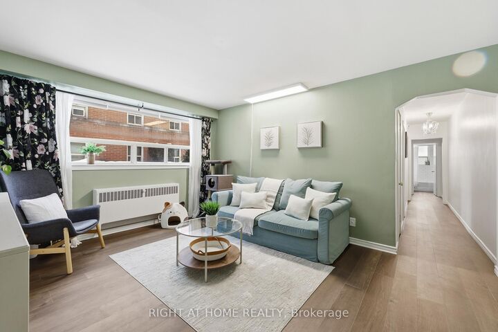 Property Photo:  223 Macnab Street S 11  ON L8P 3C9 